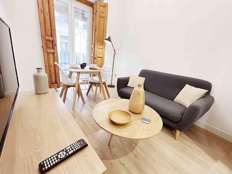 Apartamento Privado De Diseno En Pleno Centro - Atocha Appartement Madrid Buitenkant foto